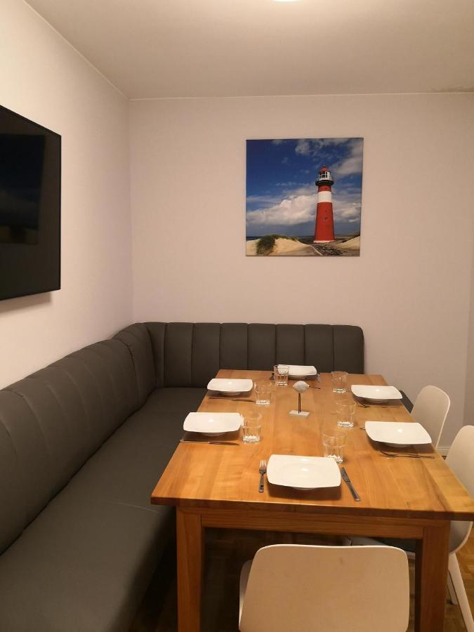 Ferienwohnung Fuer Grosse Familien Im Haus Akunak Busum Bagian luar foto